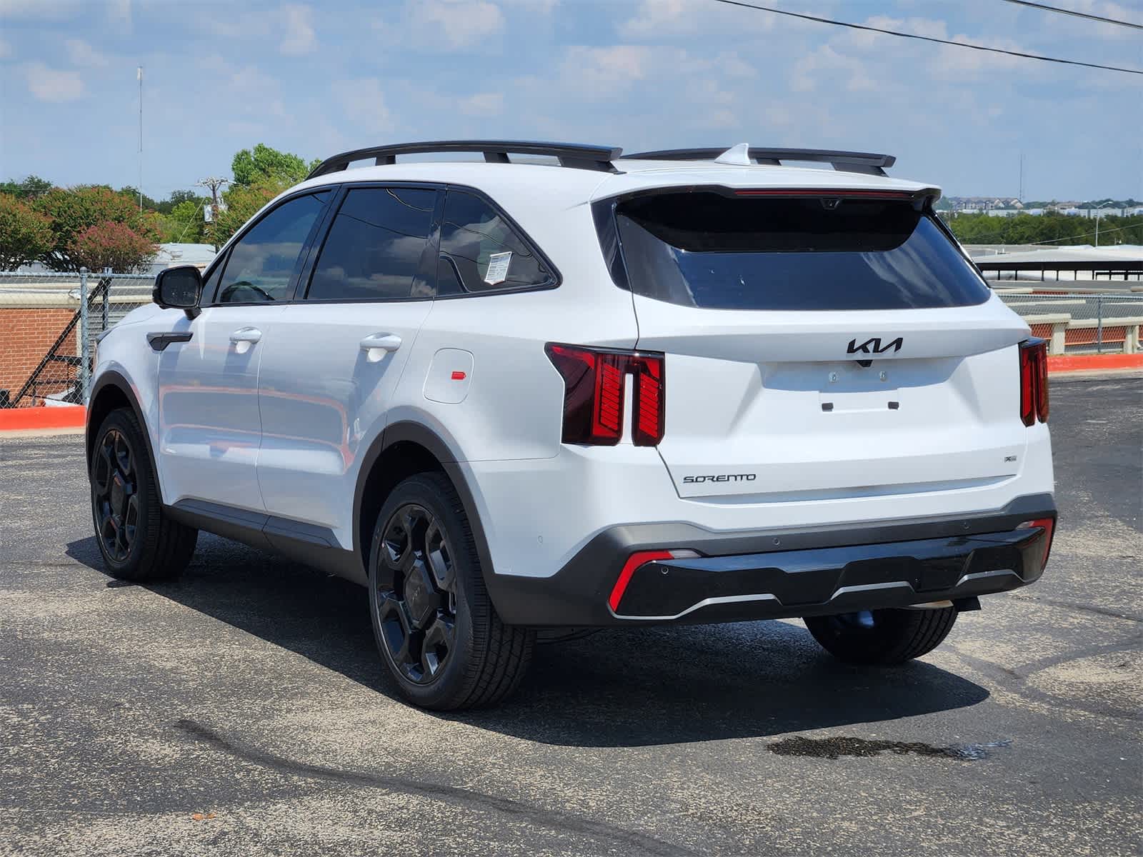 Thumbnail: 2026 Kia Sorento - 3