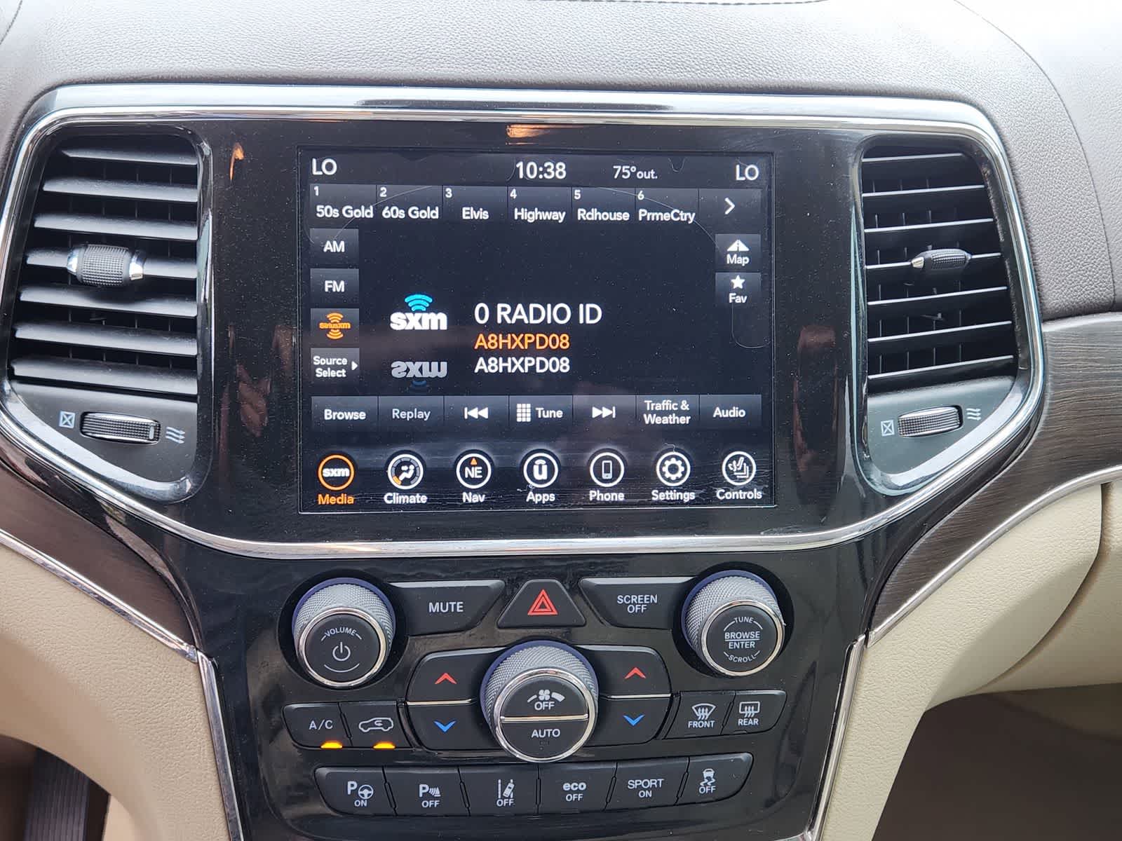 Thumbnail: 2021 Jeep Grand Cherokee - 15