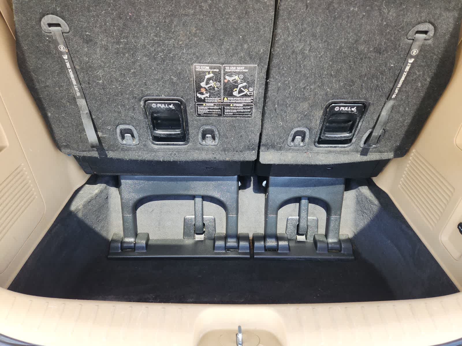 Thumbnail: 2015 Kia Sedona - 33