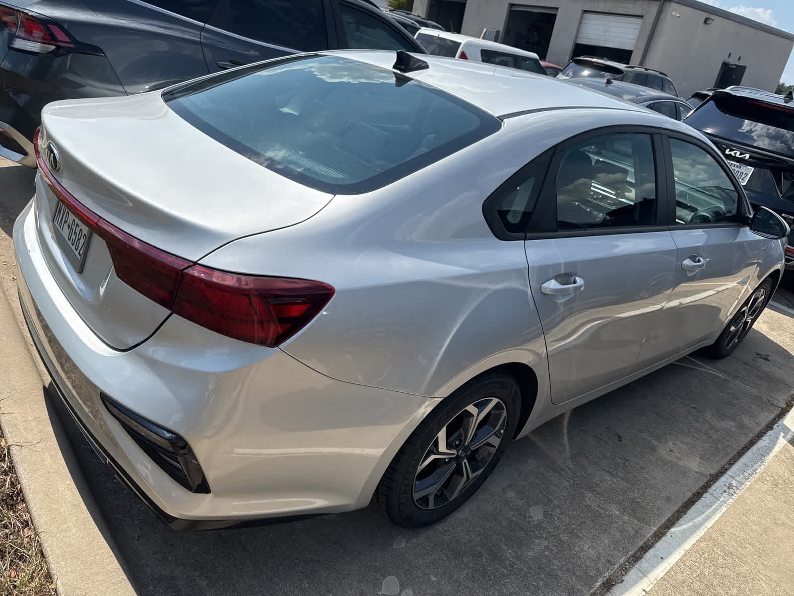 Thumbnail: 2020 Kia Forte - 3