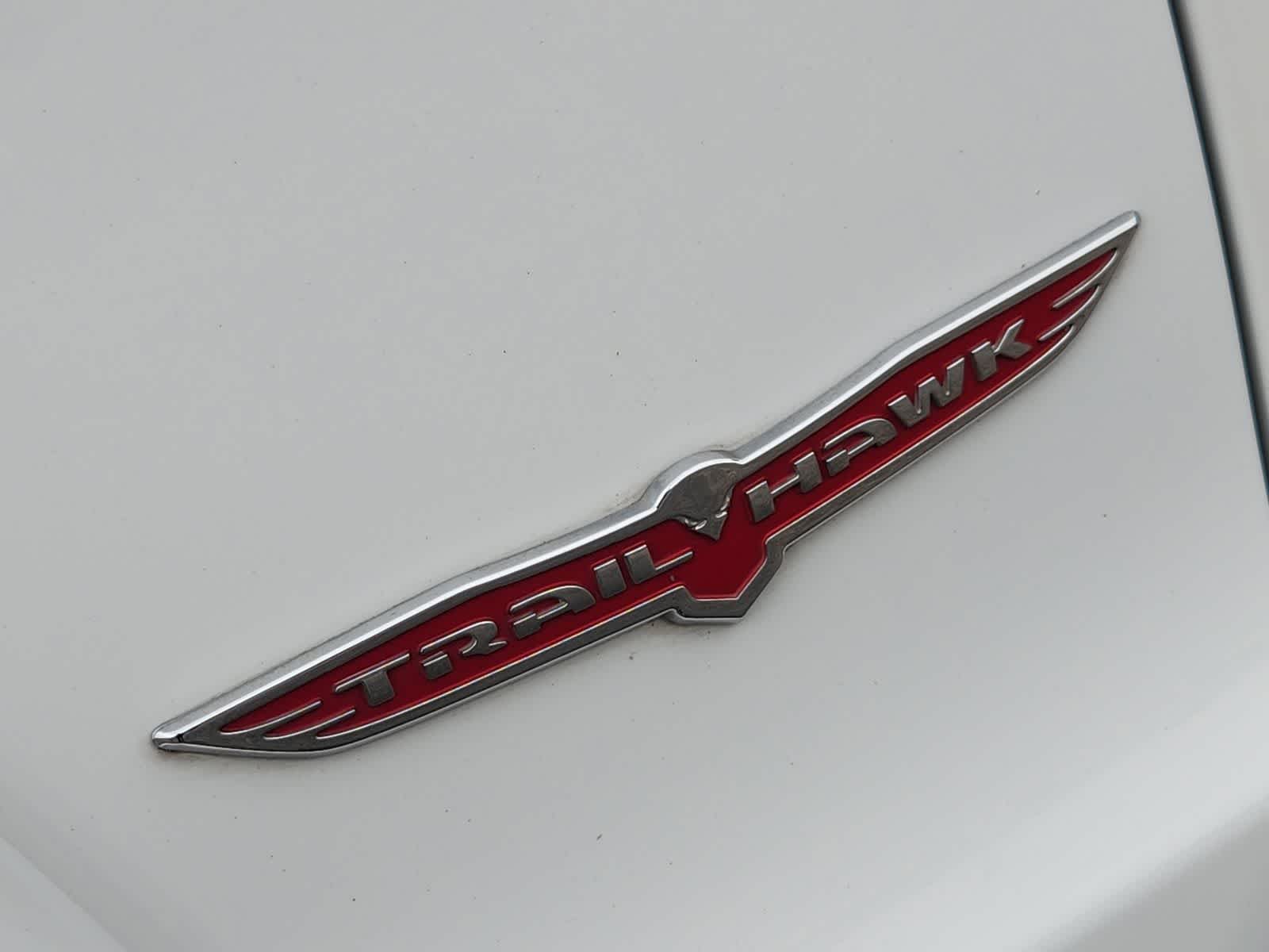 Thumbnail: 2020 Jeep Cherokee - 11