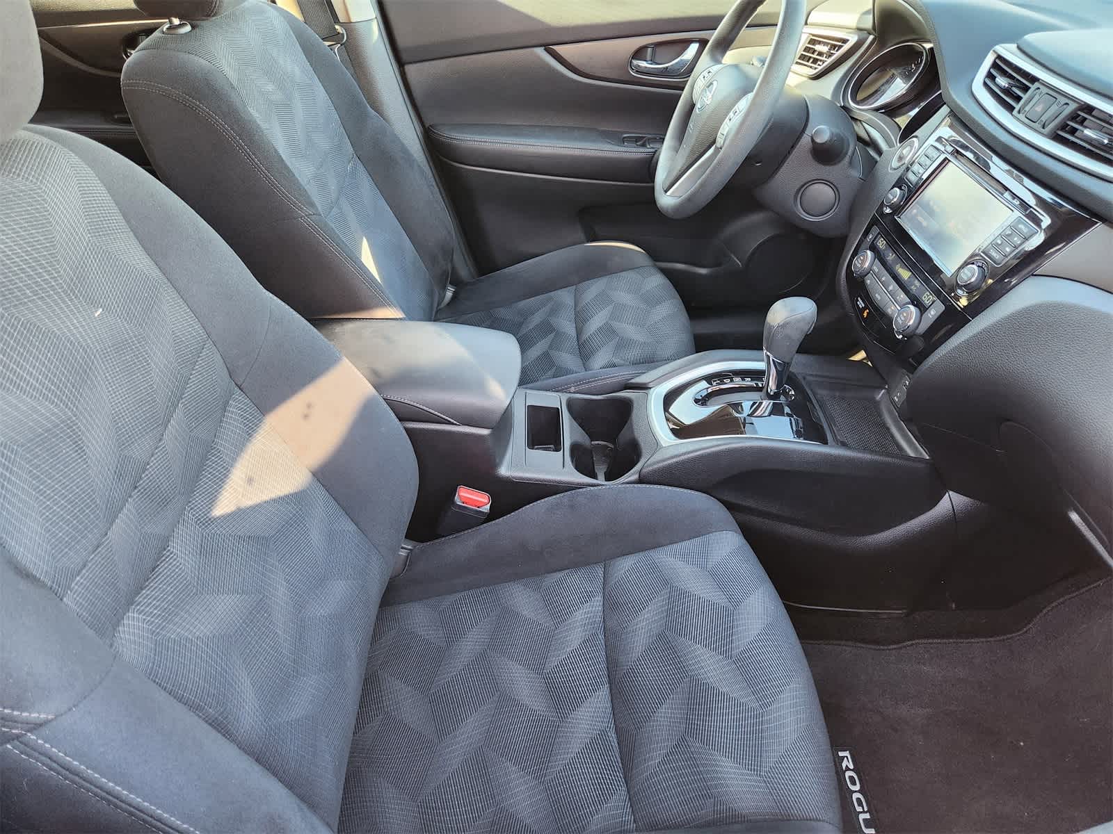 Thumbnail: 2014 Nissan Rogue - 14