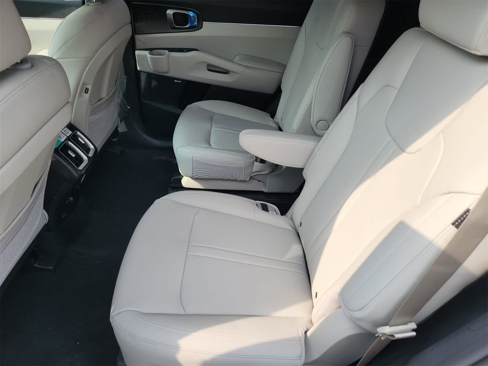 Thumbnail: 2026 Kia Sorento - 21