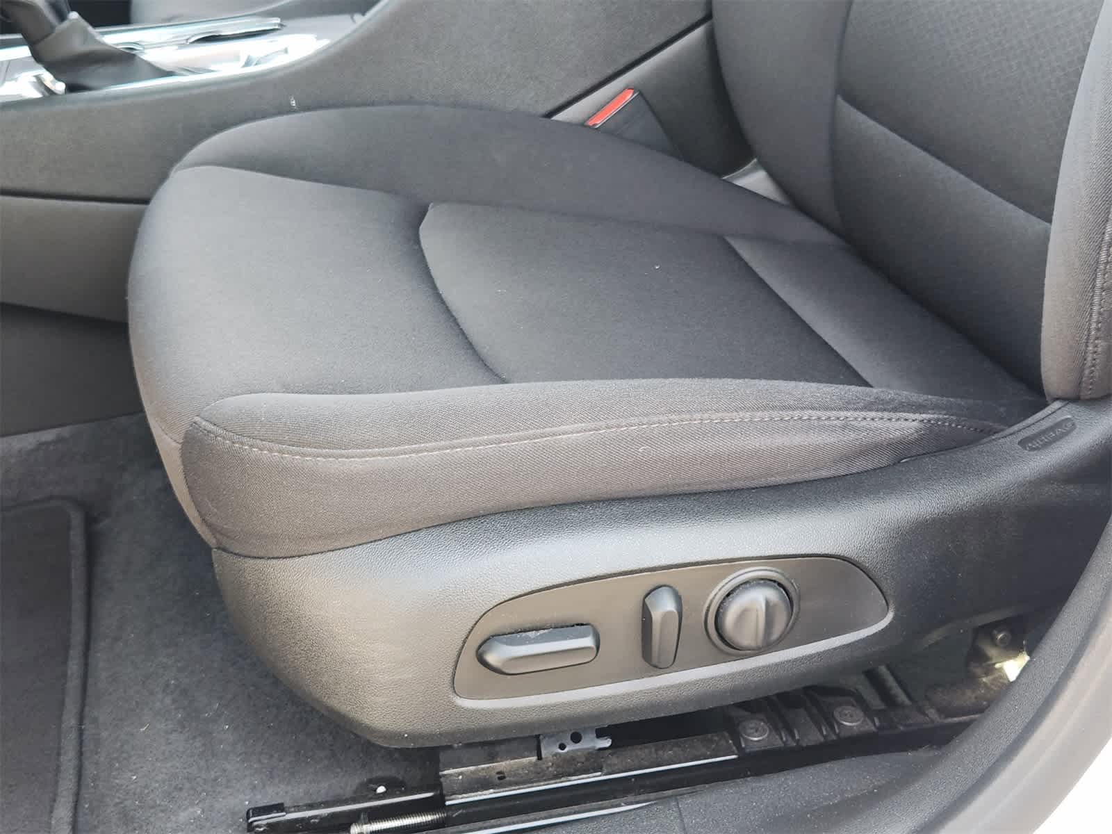 Thumbnail: 2023 Chevrolet Malibu - 23