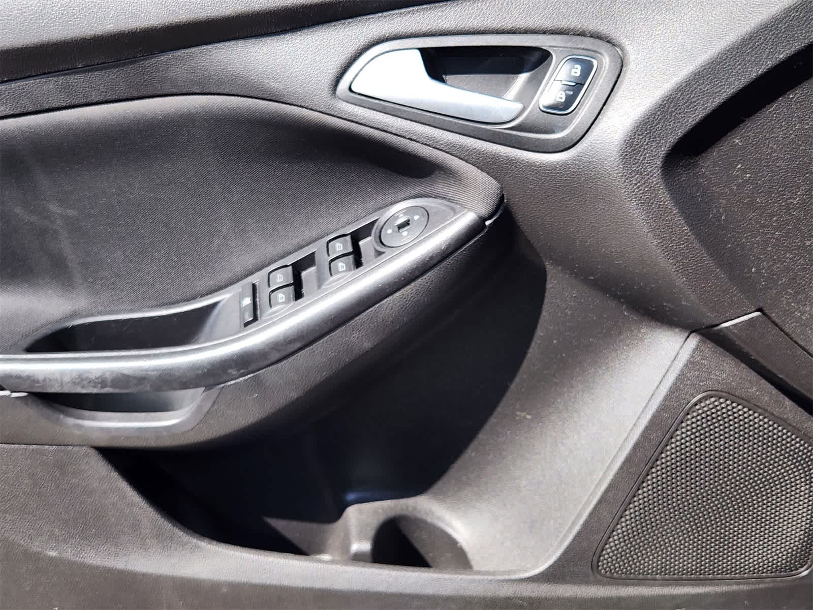 Thumbnail: 2017 Ford Focus - 20