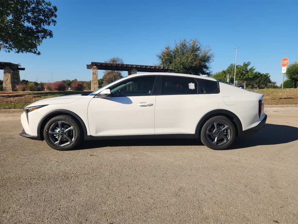 New 2025 Kia K4 LXS Sedan