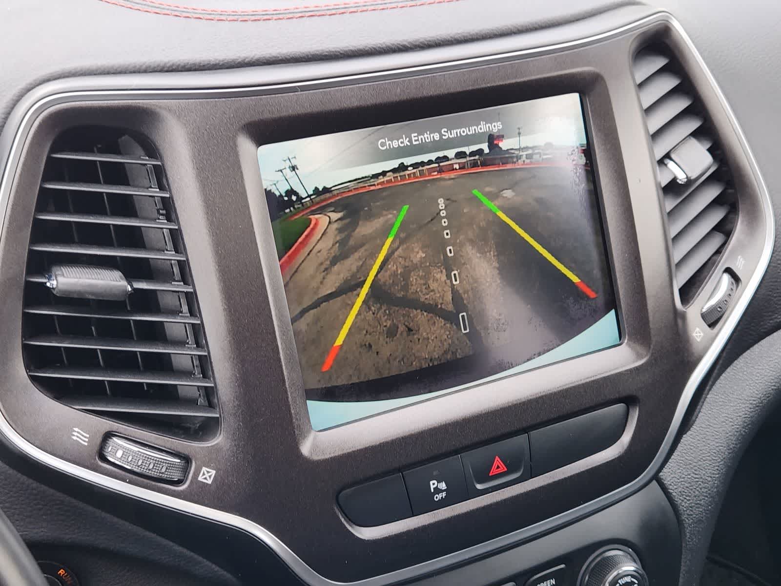 Thumbnail: 2020 Jeep Cherokee - 18