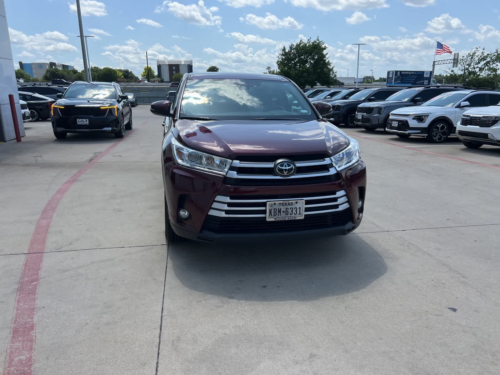 Thumbnail: 2017 Toyota Highlander - 4