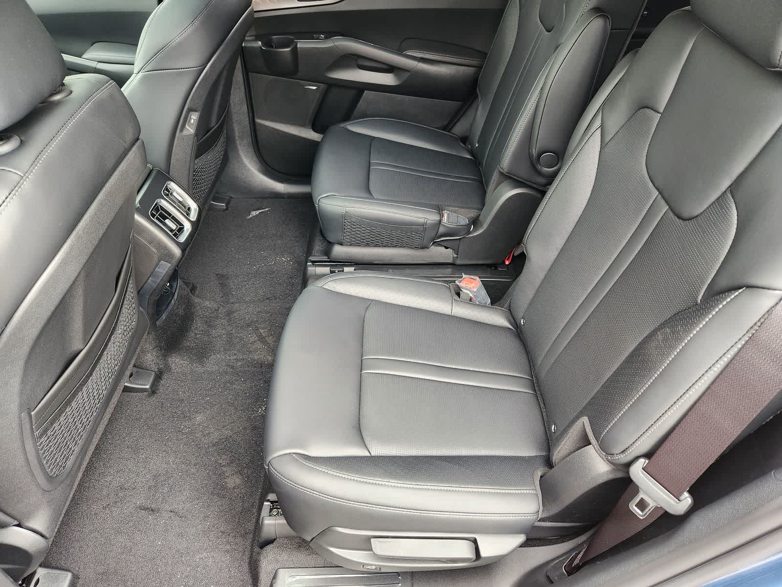 Thumbnail: 2026 Kia Sorento - 24