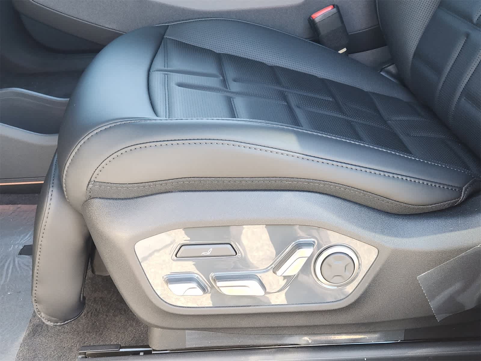 Thumbnail: 2026 Kia EV9 - 21