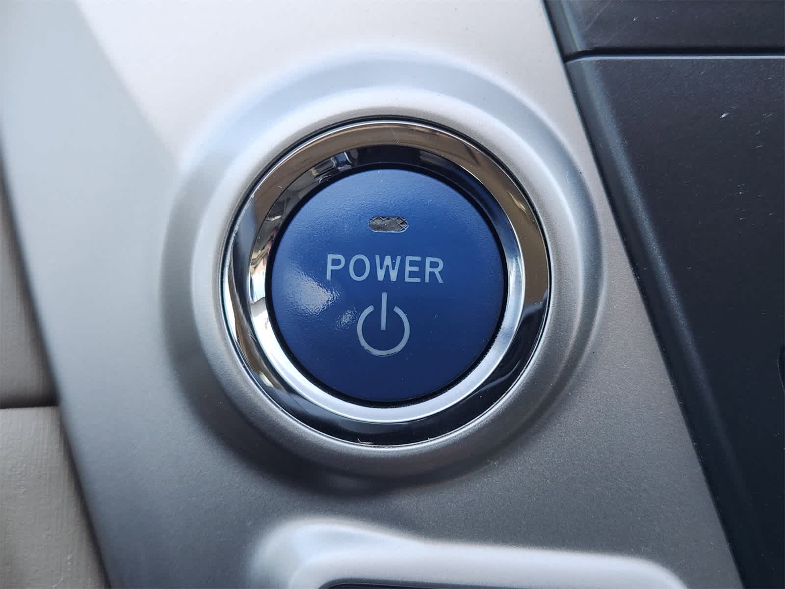 Thumbnail: 2014 Toyota Prius v - 21