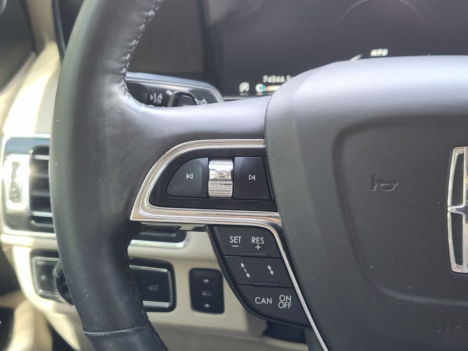 Thumbnail: 2020 Lincoln Navigator - 28