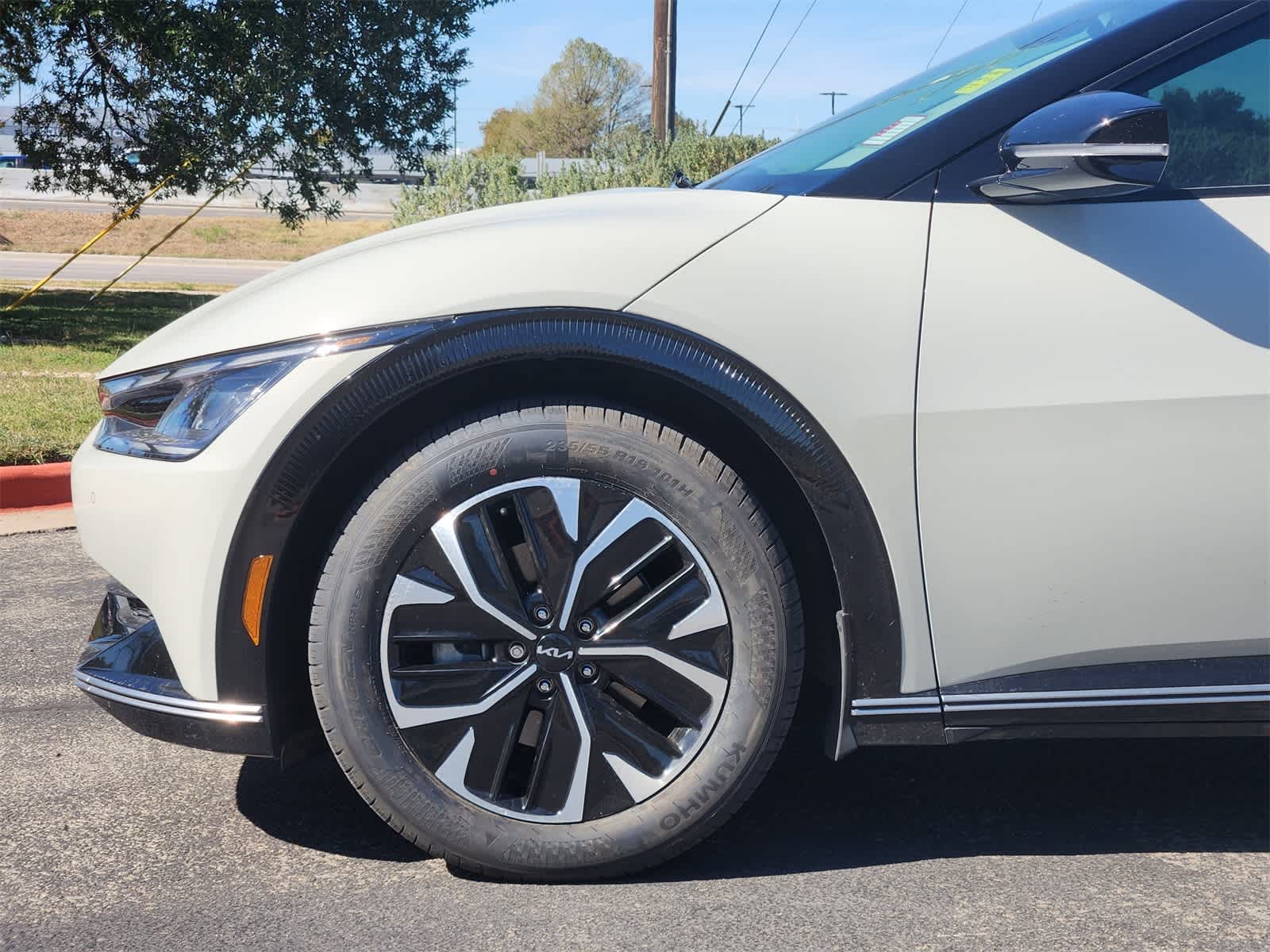 Thumbnail: 2023 Kia EV6 - 9