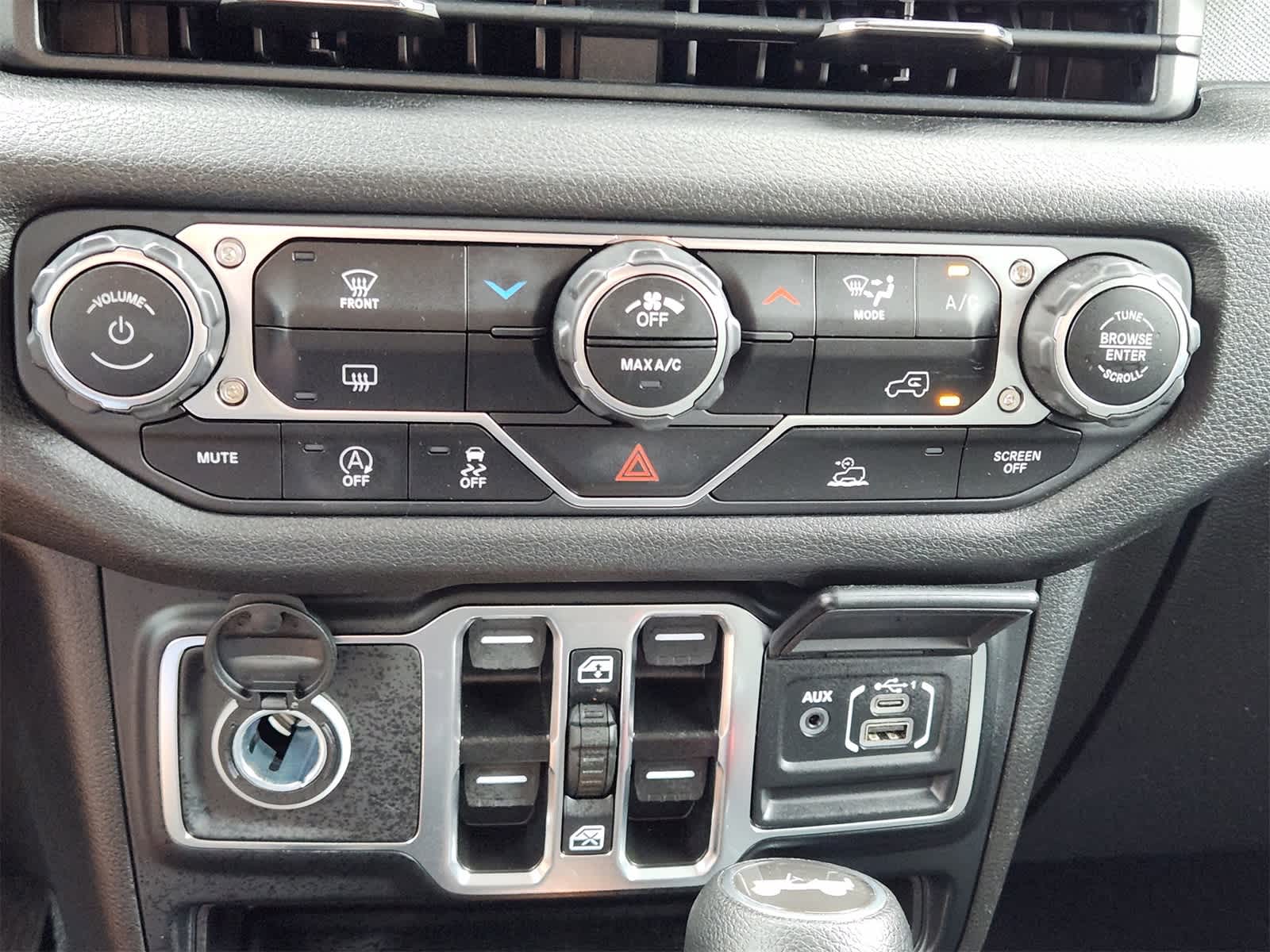 Thumbnail: 2024 Jeep Wrangler - 19