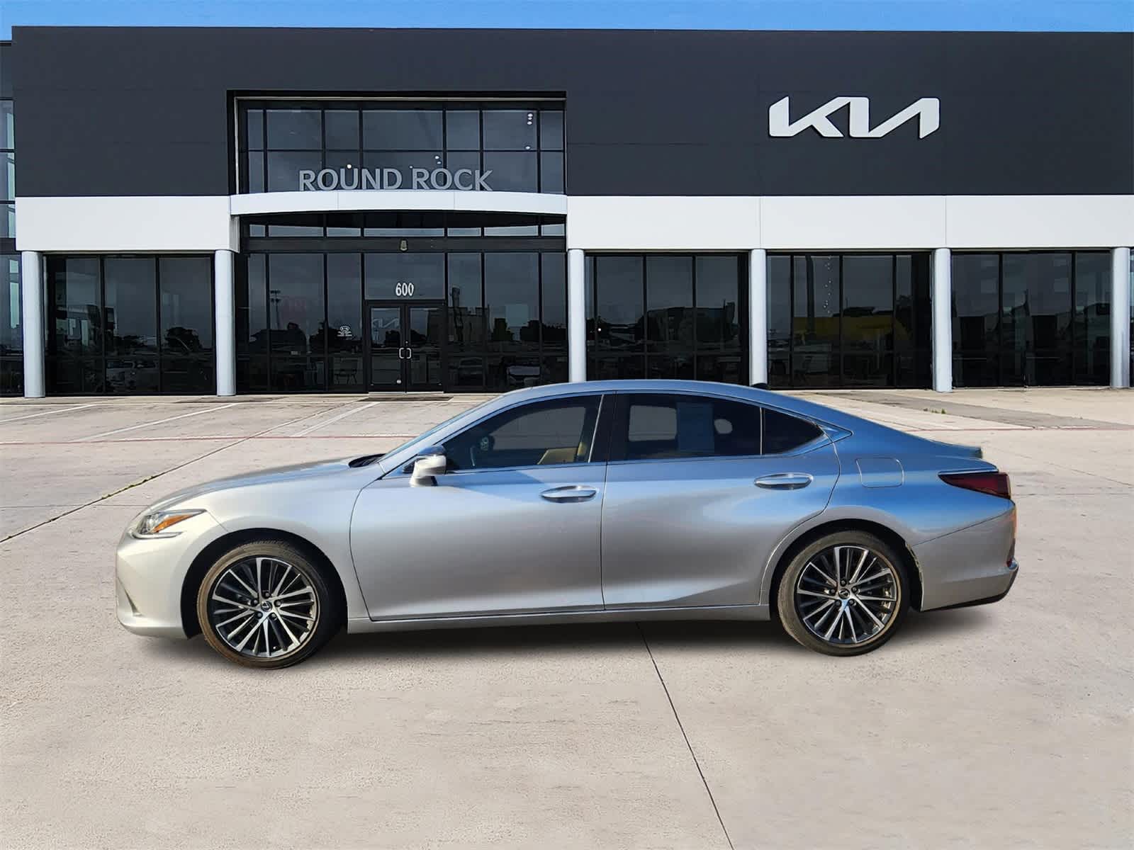 Thumbnail: 2024 Lexus ES - 4