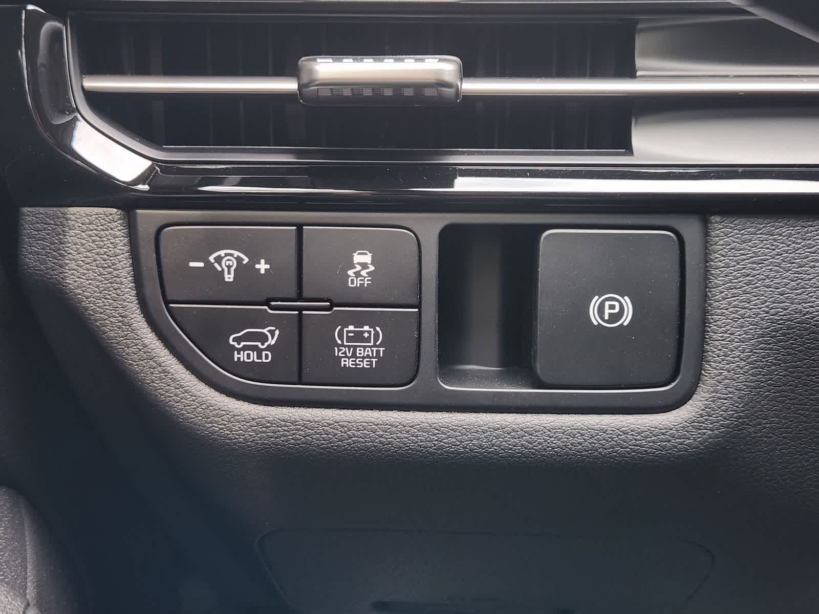 Thumbnail: 2026 Kia Sportage - 18