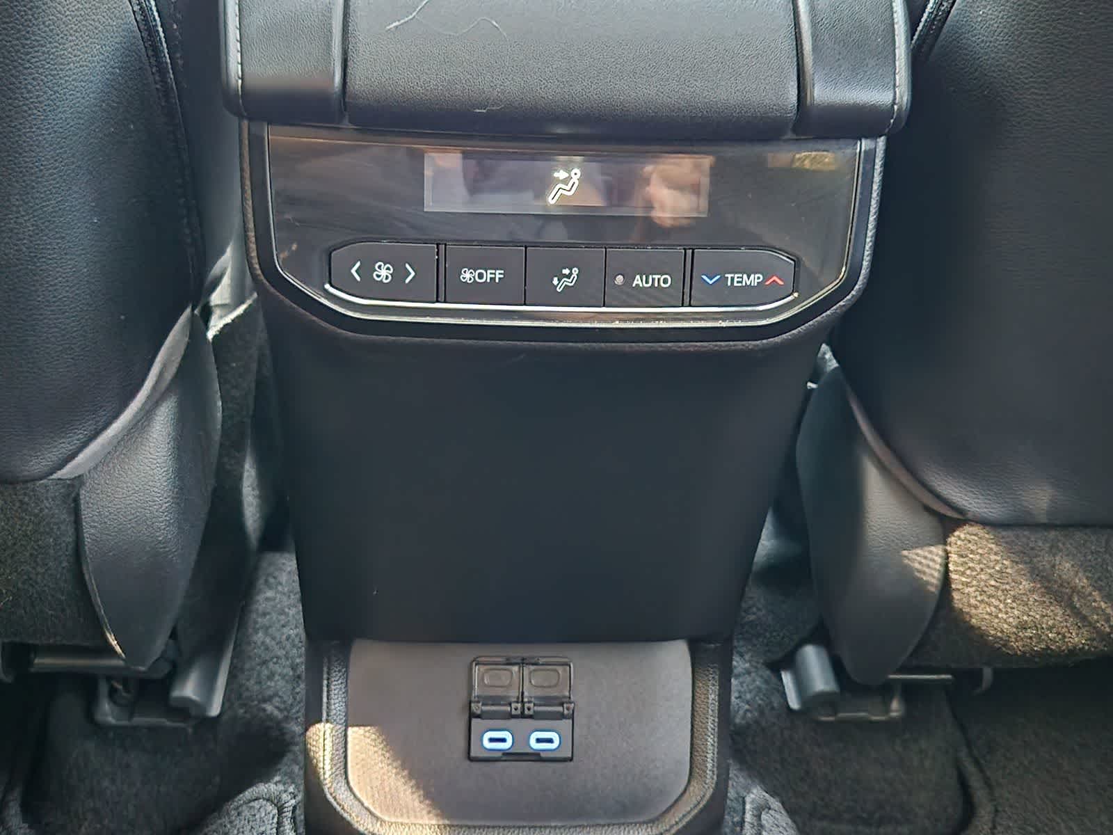 Thumbnail: 2022 Toyota Highlander - 31