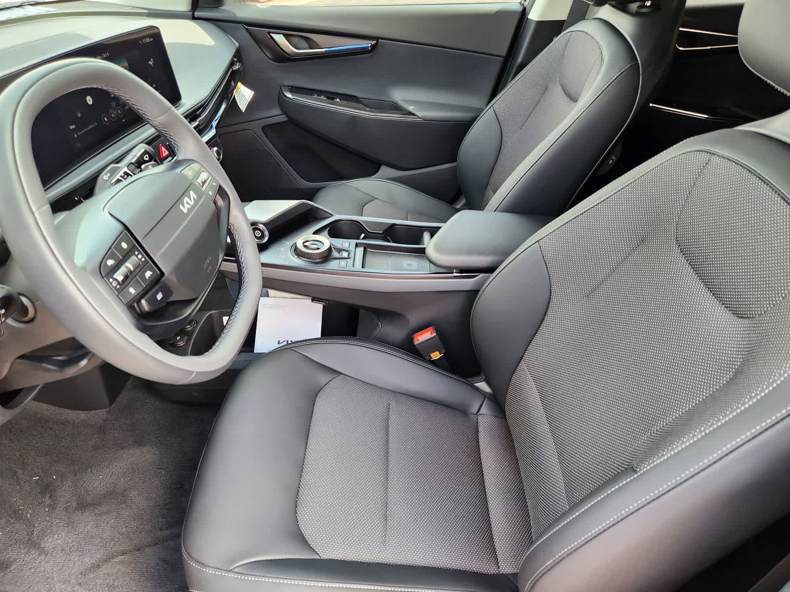 Thumbnail: 2025 Kia EV6 - 11