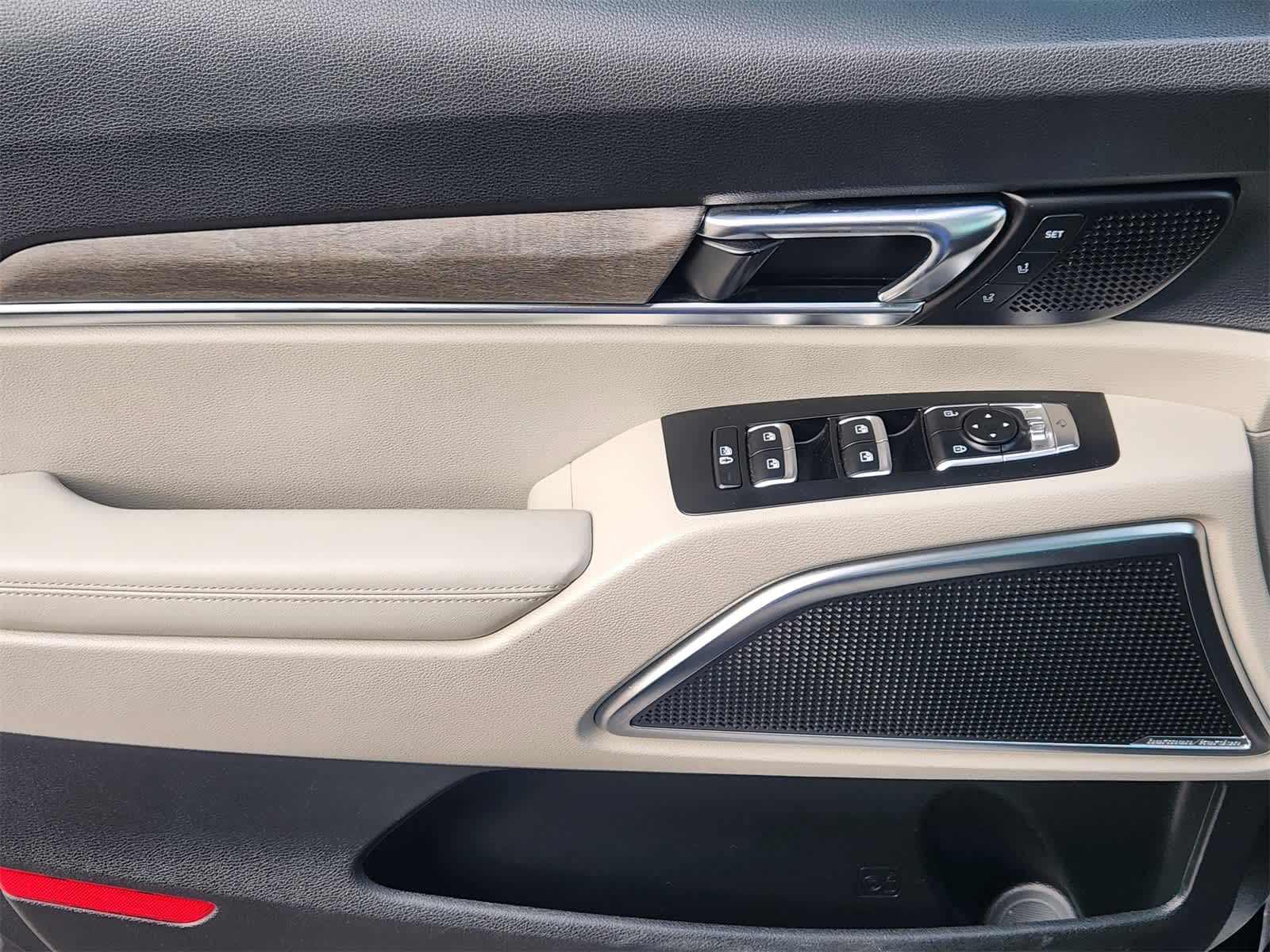 Thumbnail: 2022 Kia Telluride - 22