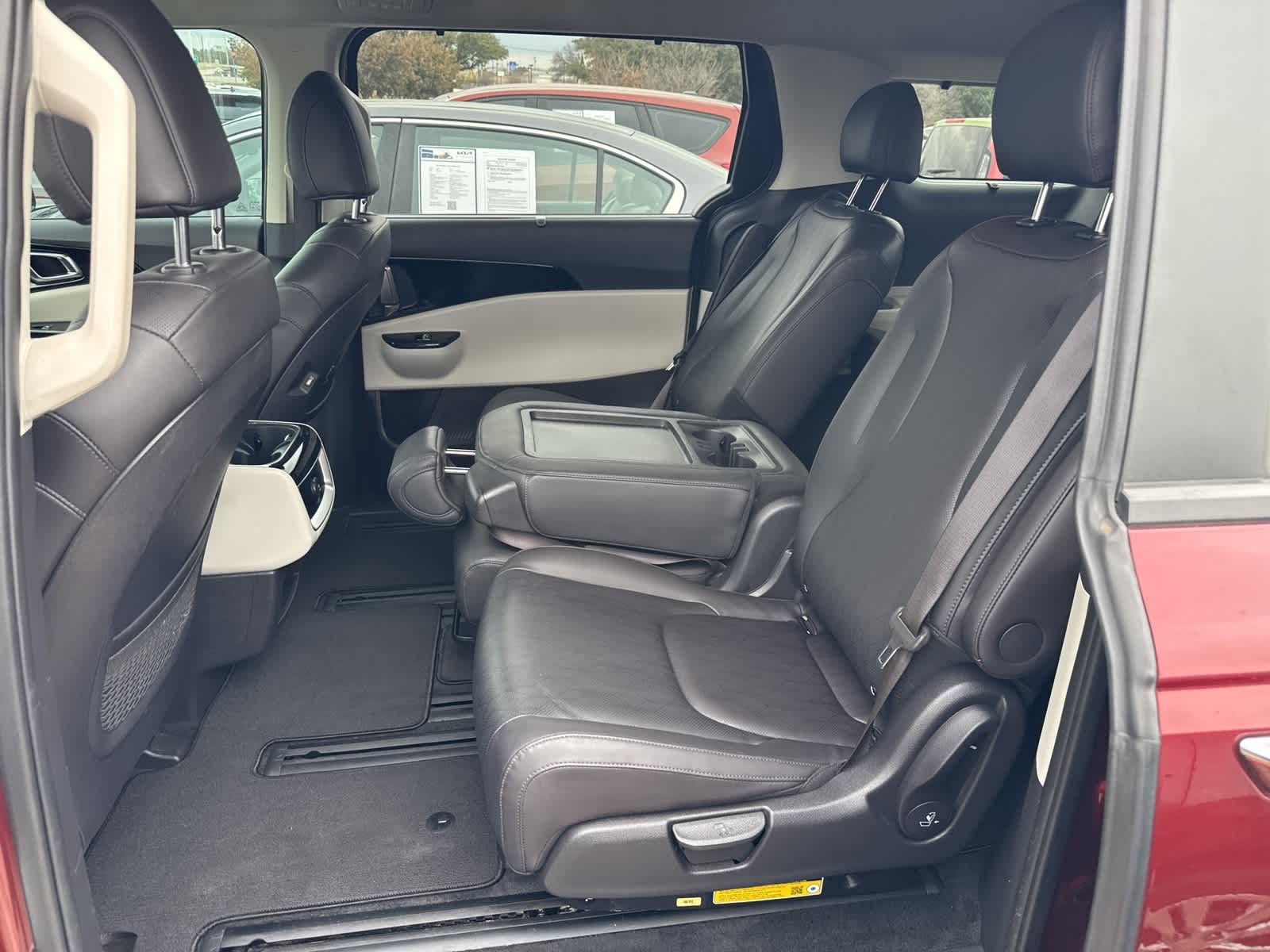 Thumbnail: 2024 Kia Carnival - 8