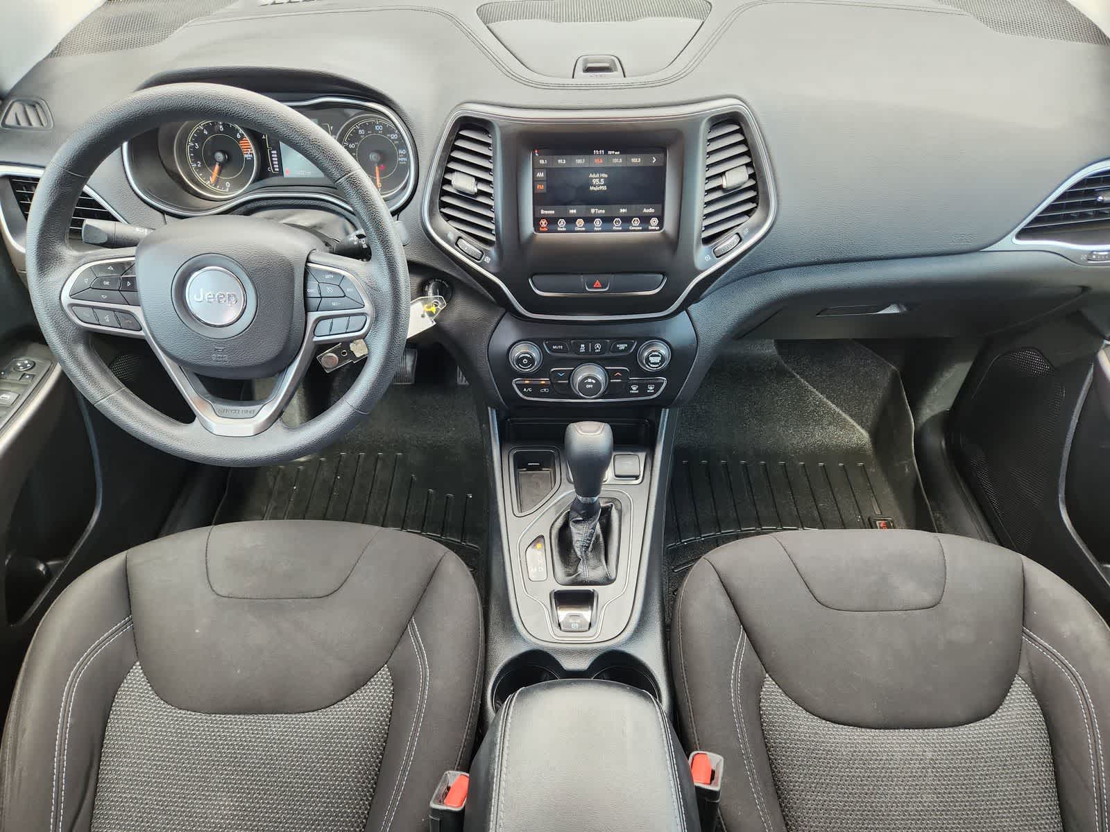 Thumbnail: 2019 Jeep Cherokee - 23
