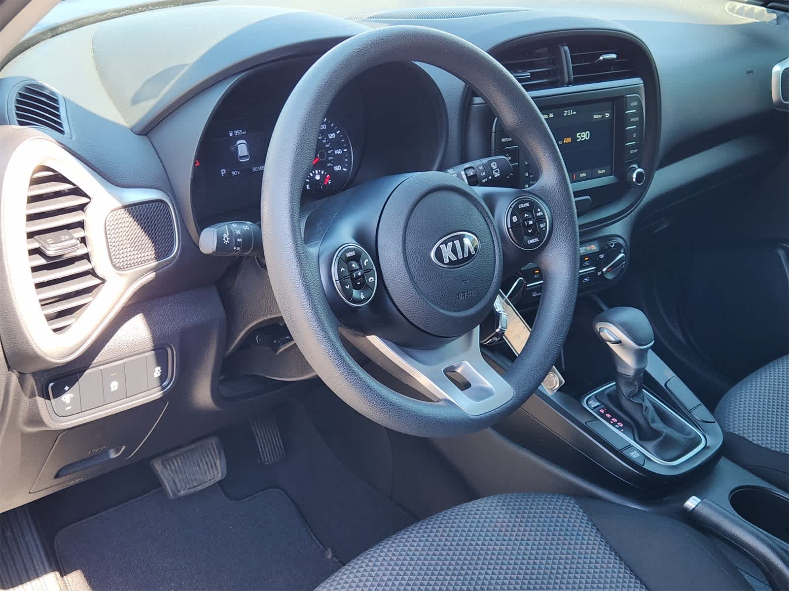 2021 Kia Soul LX photo 2