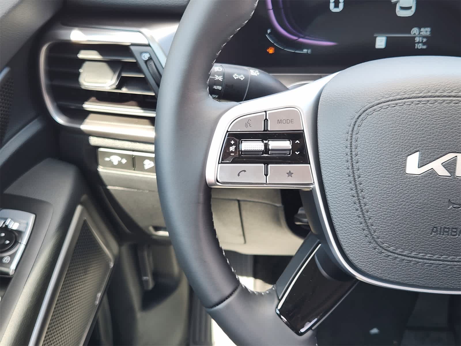 Thumbnail: 2025 Kia Telluride - 25