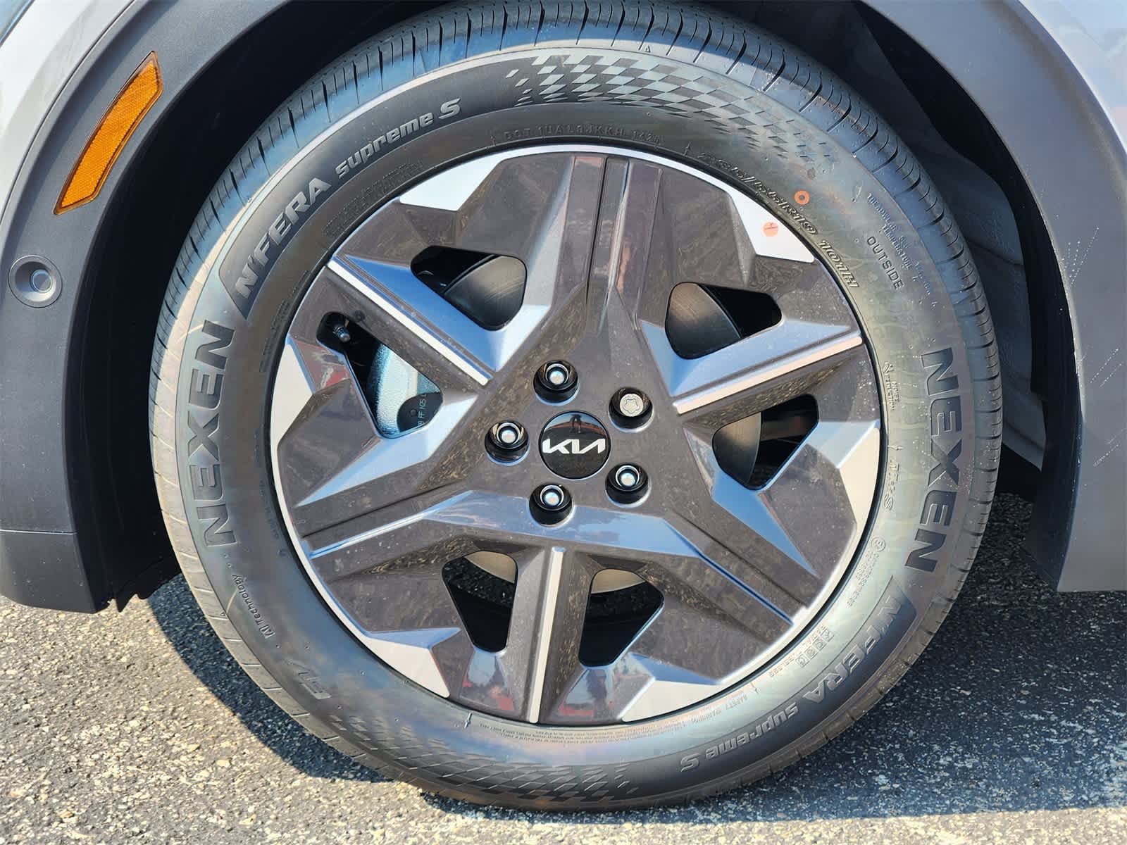 Thumbnail: 2025 Kia EV6 - 9