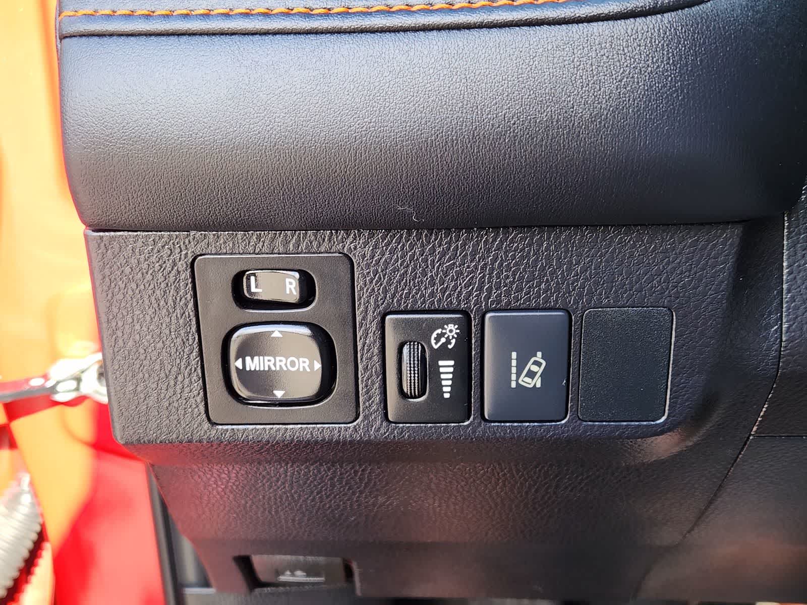Thumbnail: 2017 Toyota RAV4 - 19