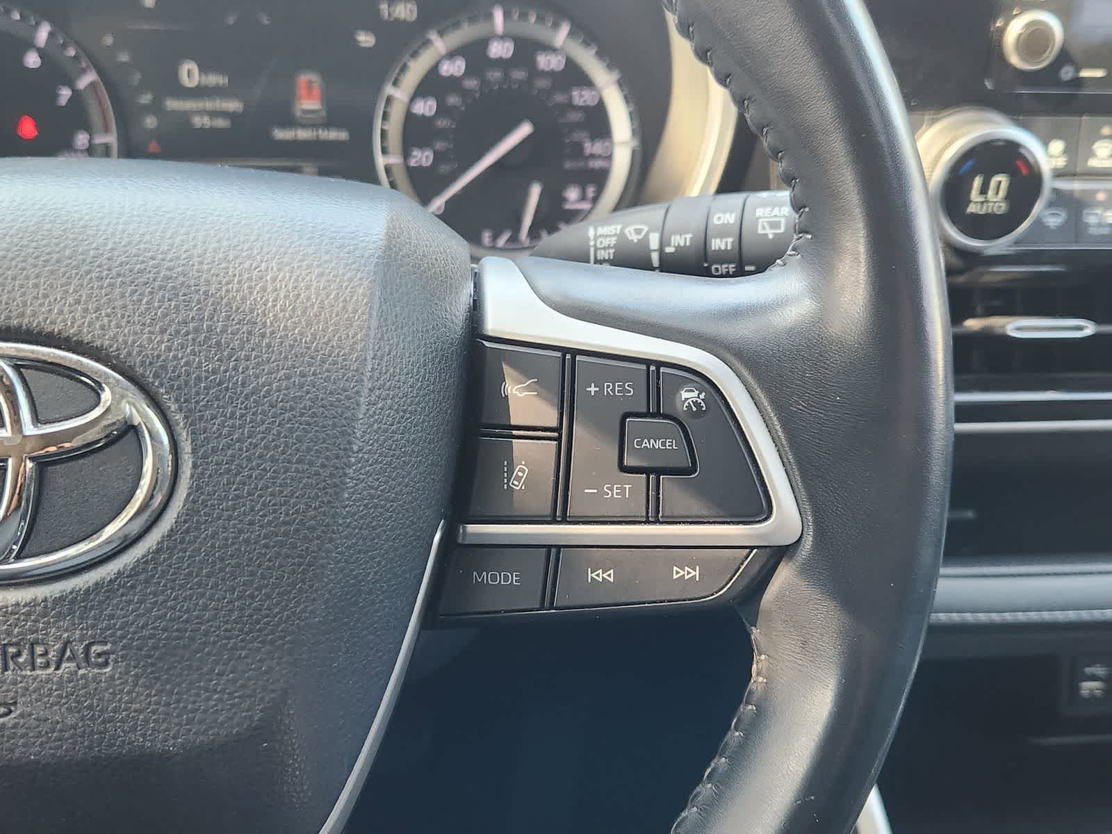 Thumbnail: 2022 Toyota Highlander - 29