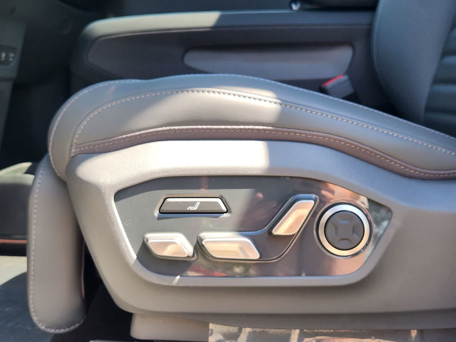 Thumbnail: 2026 Kia EV9 - 20