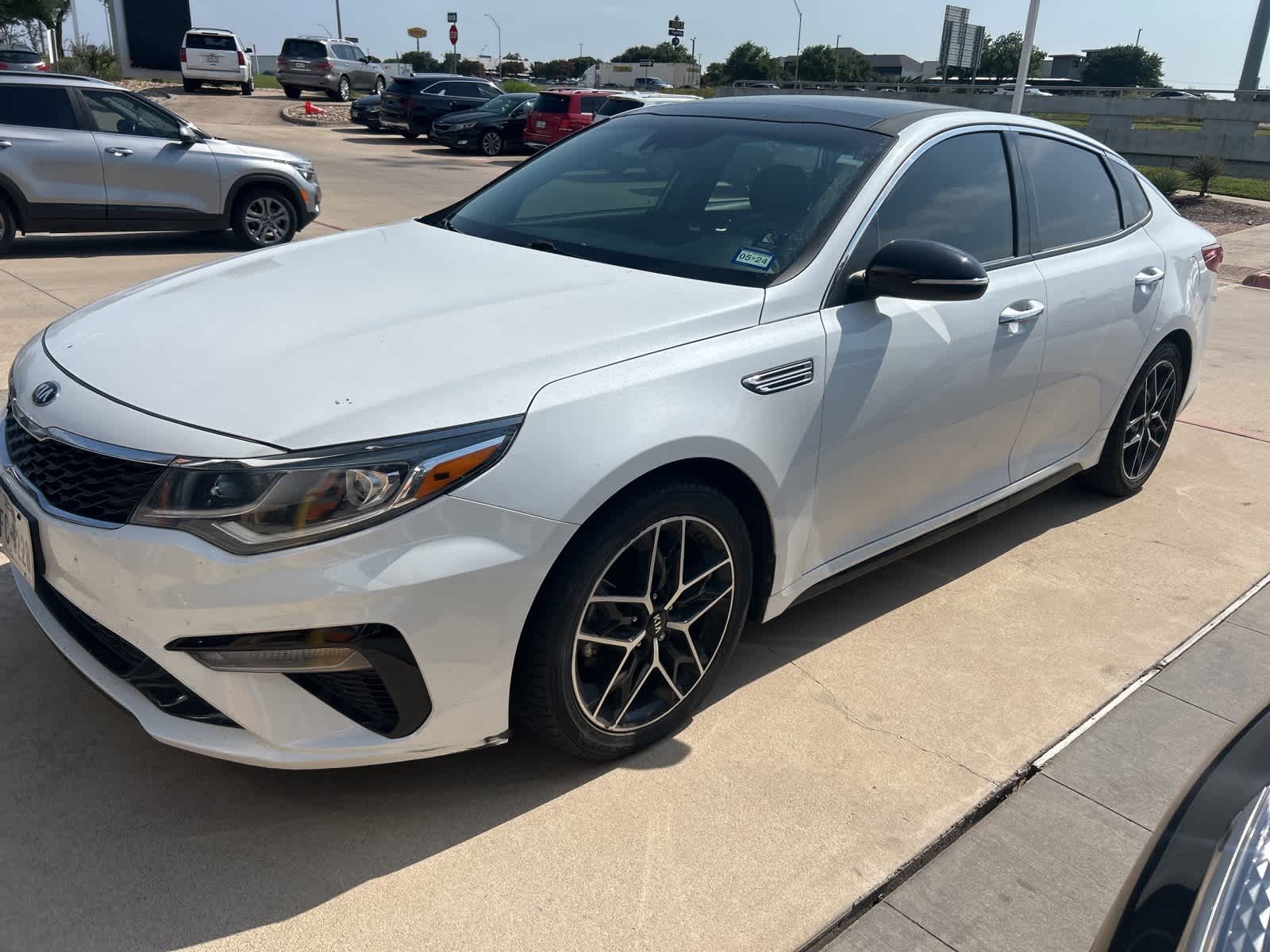 2020 Kia Optima SE Hero Image