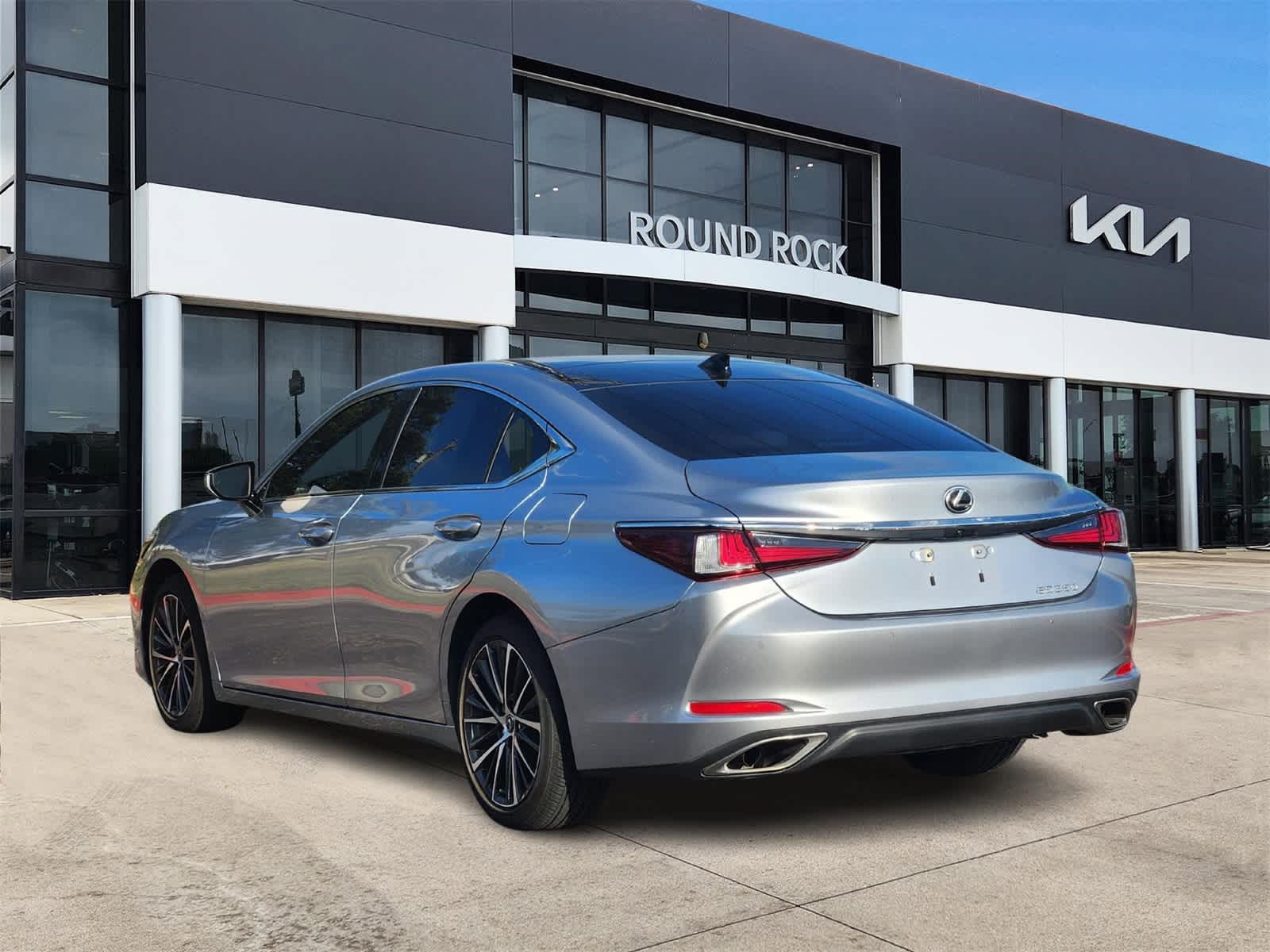Thumbnail: 2024 Lexus ES - 6