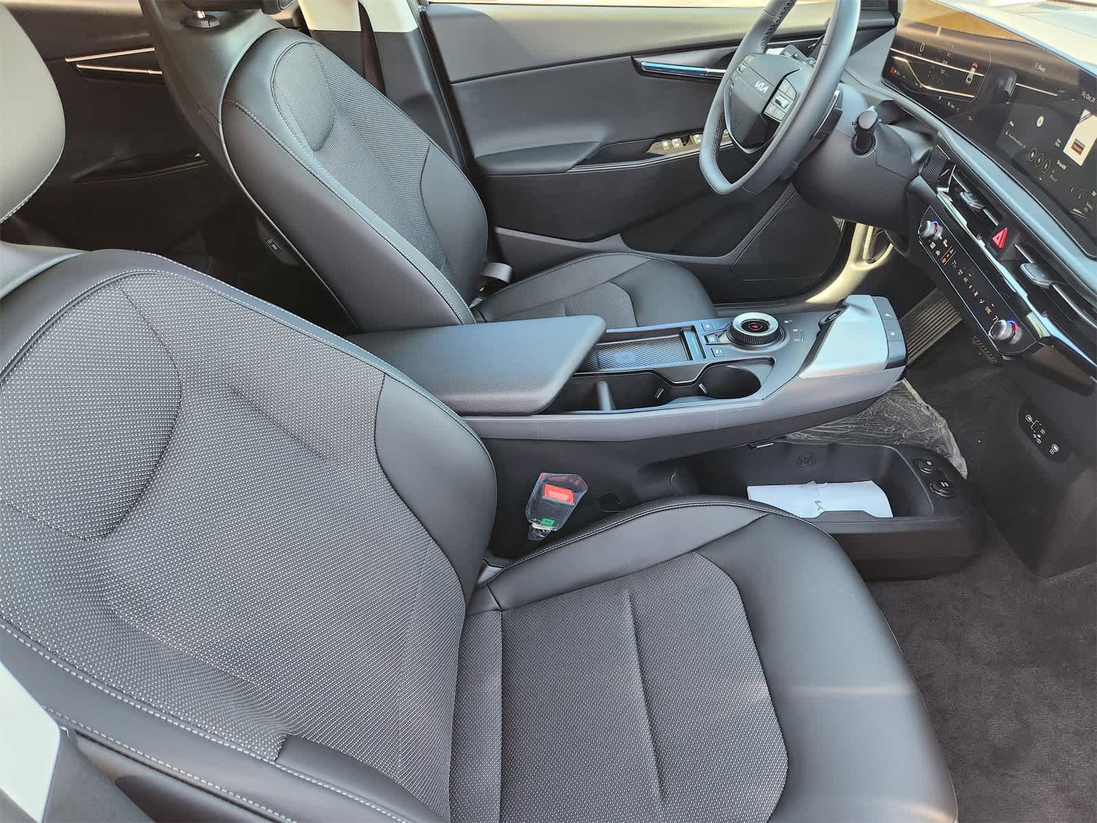 Thumbnail: 2025 Kia EV6 - 12