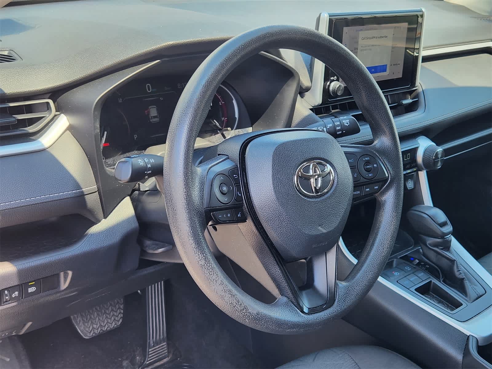 2023 Toyota RAV4 XLE photo 2