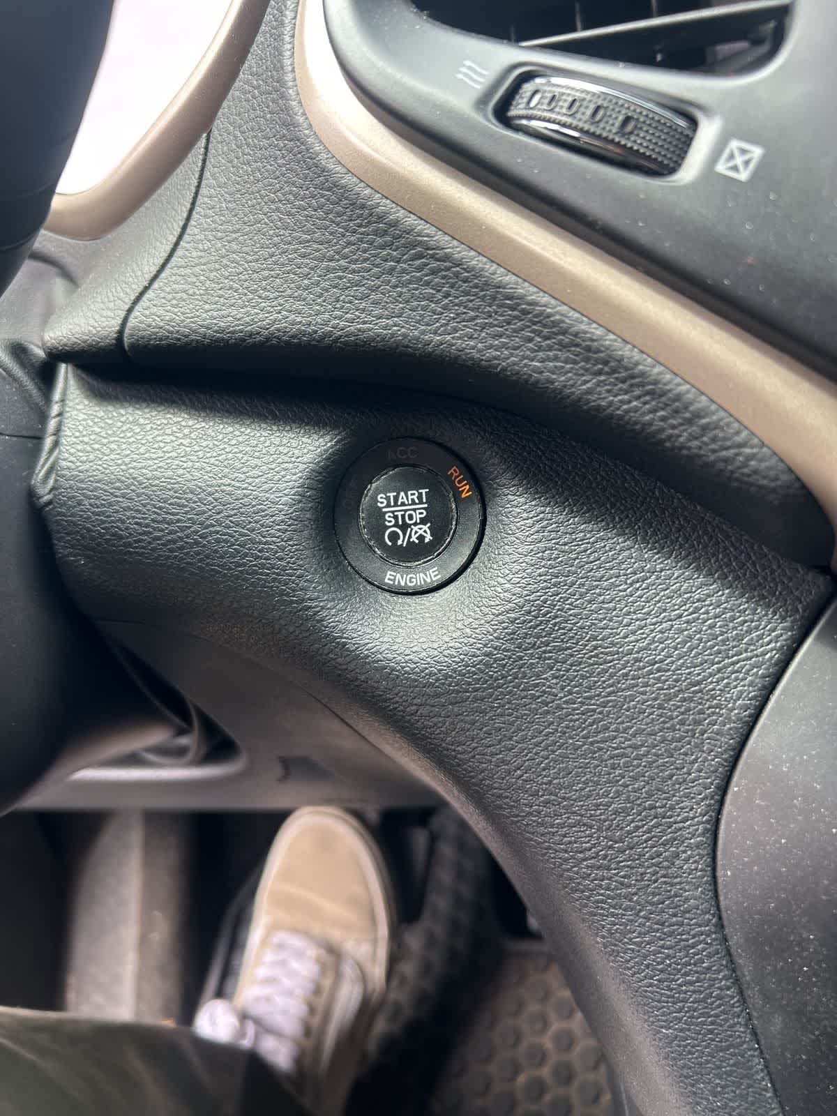 Thumbnail: 2016 Jeep Cherokee - 12