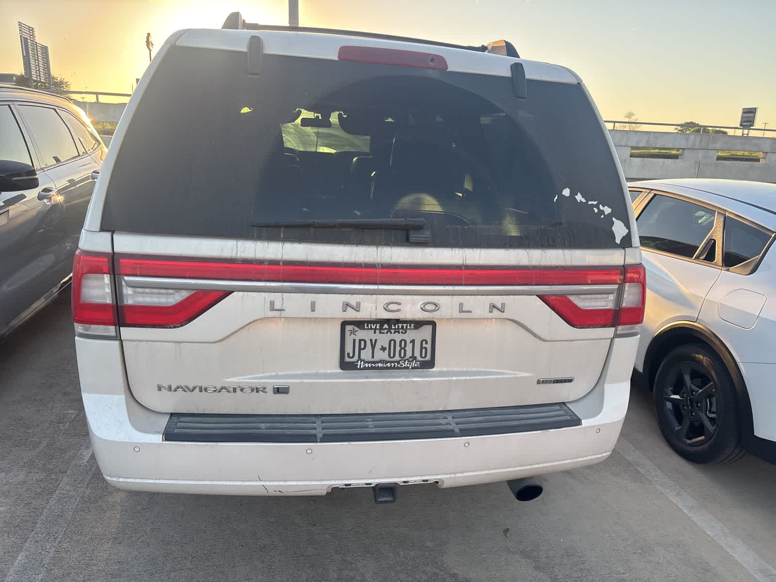 Thumbnail: 2016 Lincoln Navigator L - 7