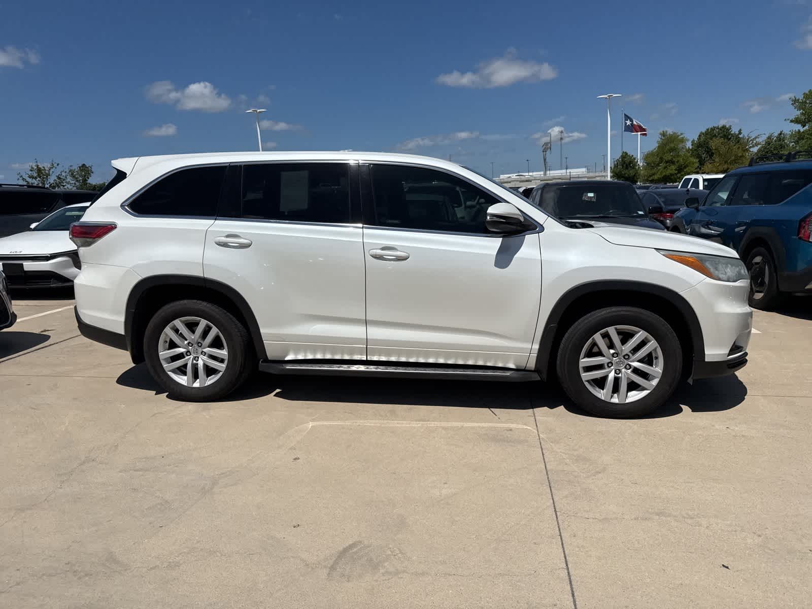 Thumbnail: 2015 Toyota Highlander - 5