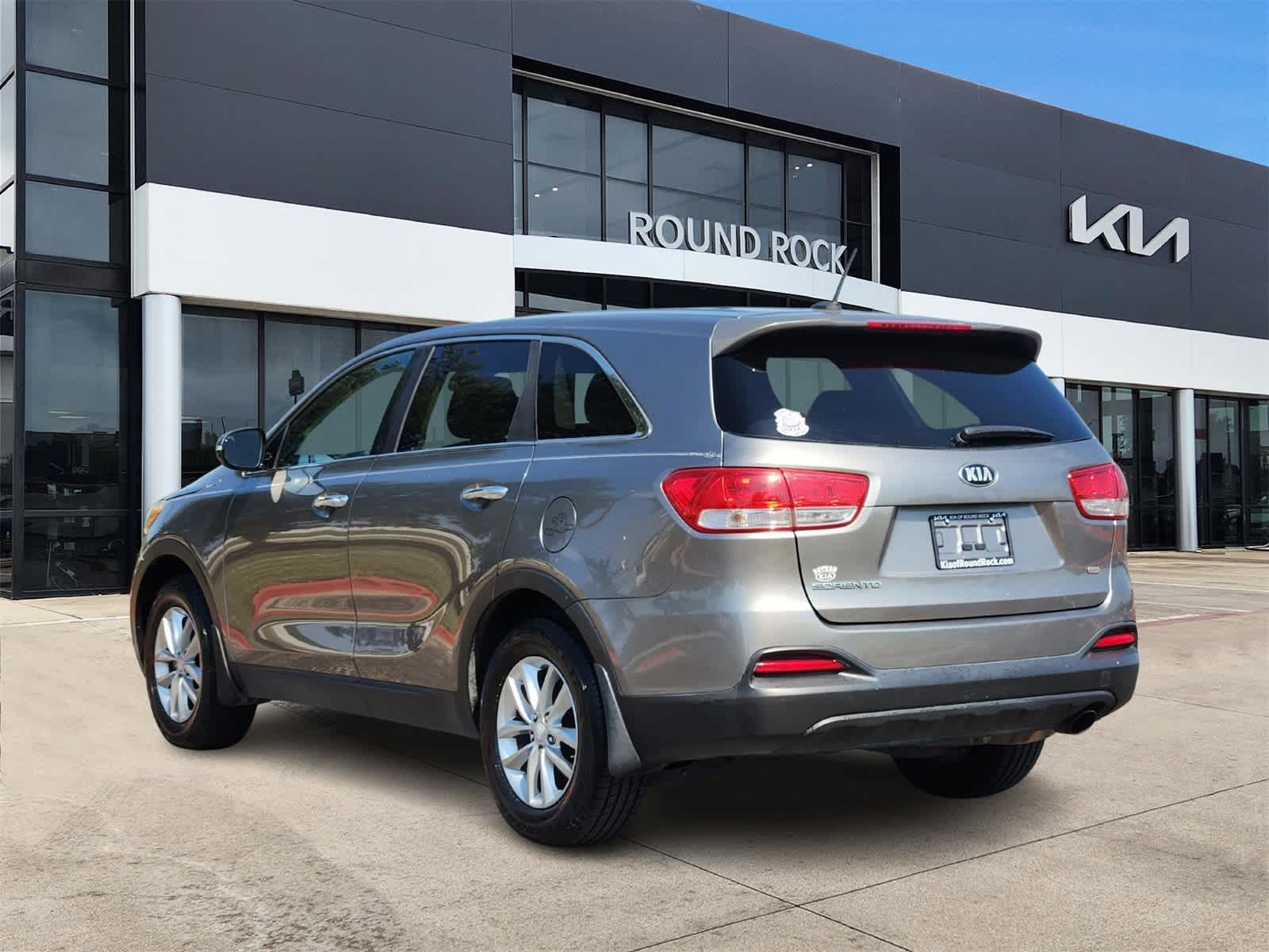 Thumbnail: 2016 Kia Sorento - 6