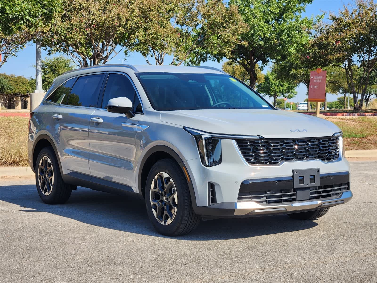 2026 Kia Sorento S photo 3