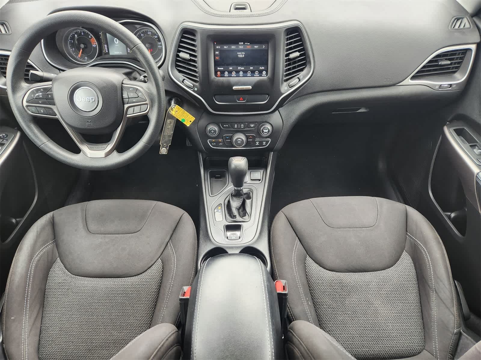 Thumbnail: 2019 Jeep Cherokee - 23