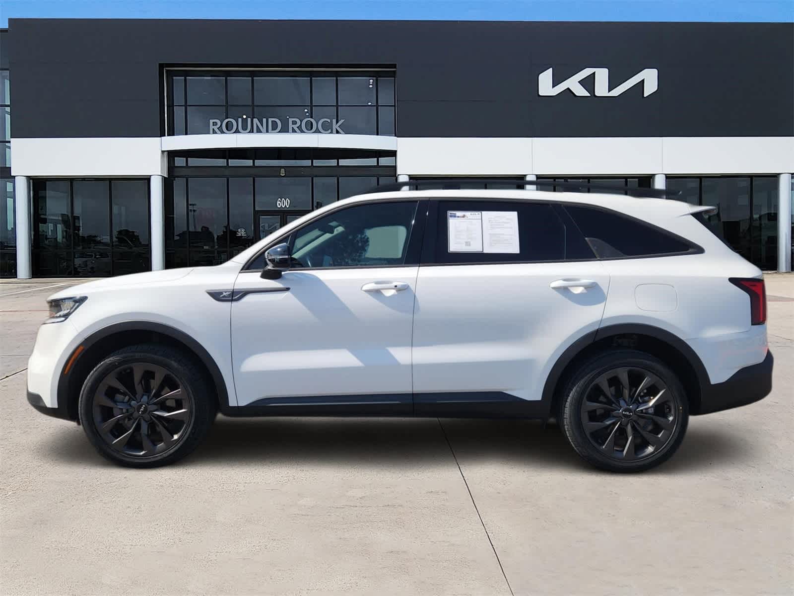 Thumbnail: 2023 Kia Sorento - 4