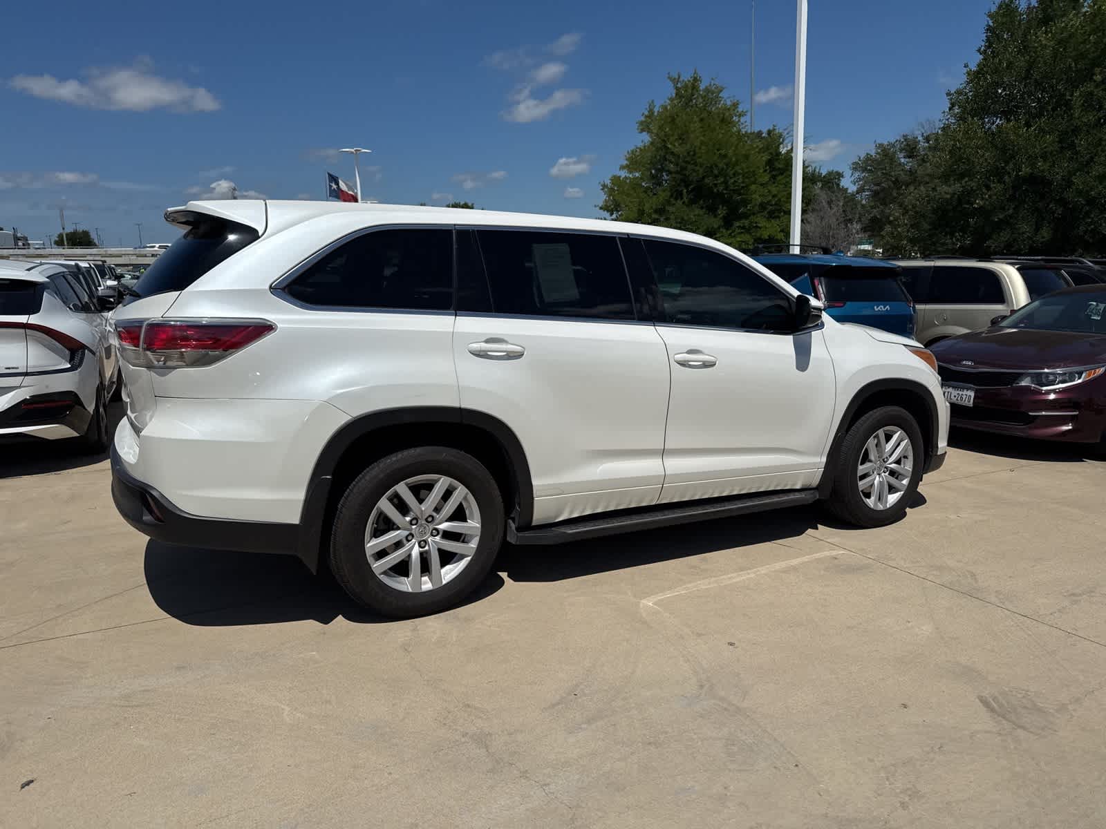 Thumbnail: 2015 Toyota Highlander - 6