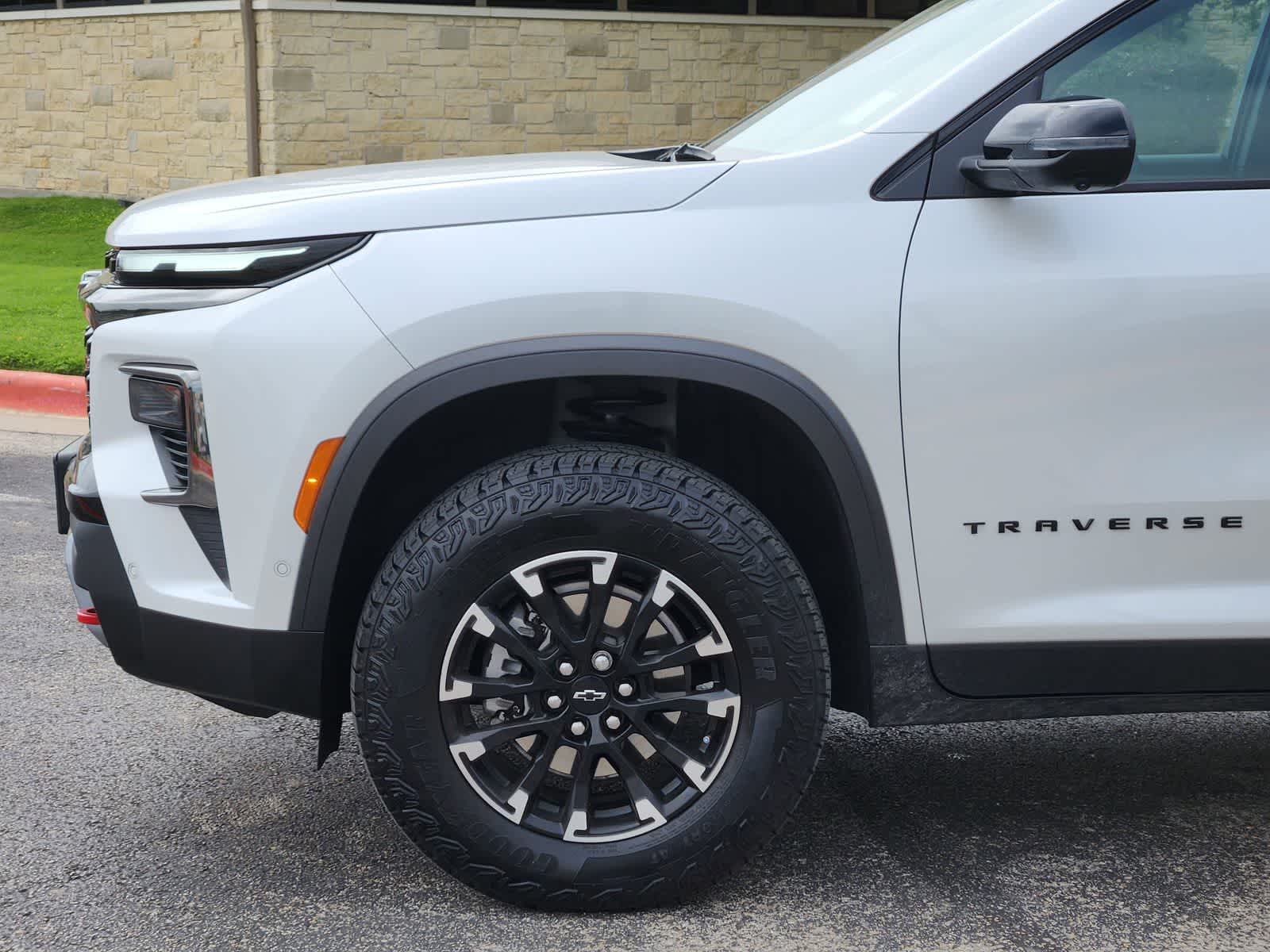 Thumbnail: 2024 Chevrolet Traverse - 8