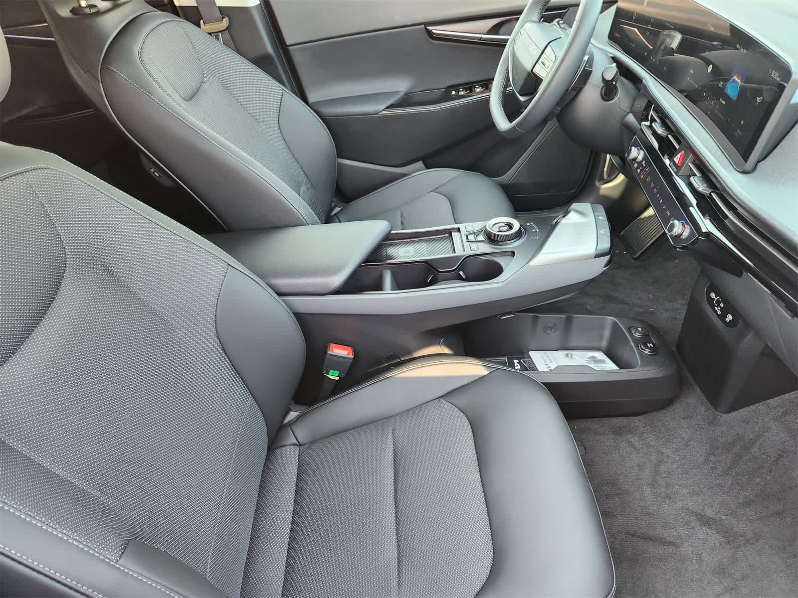 Thumbnail: 2025 Kia EV6 - 12