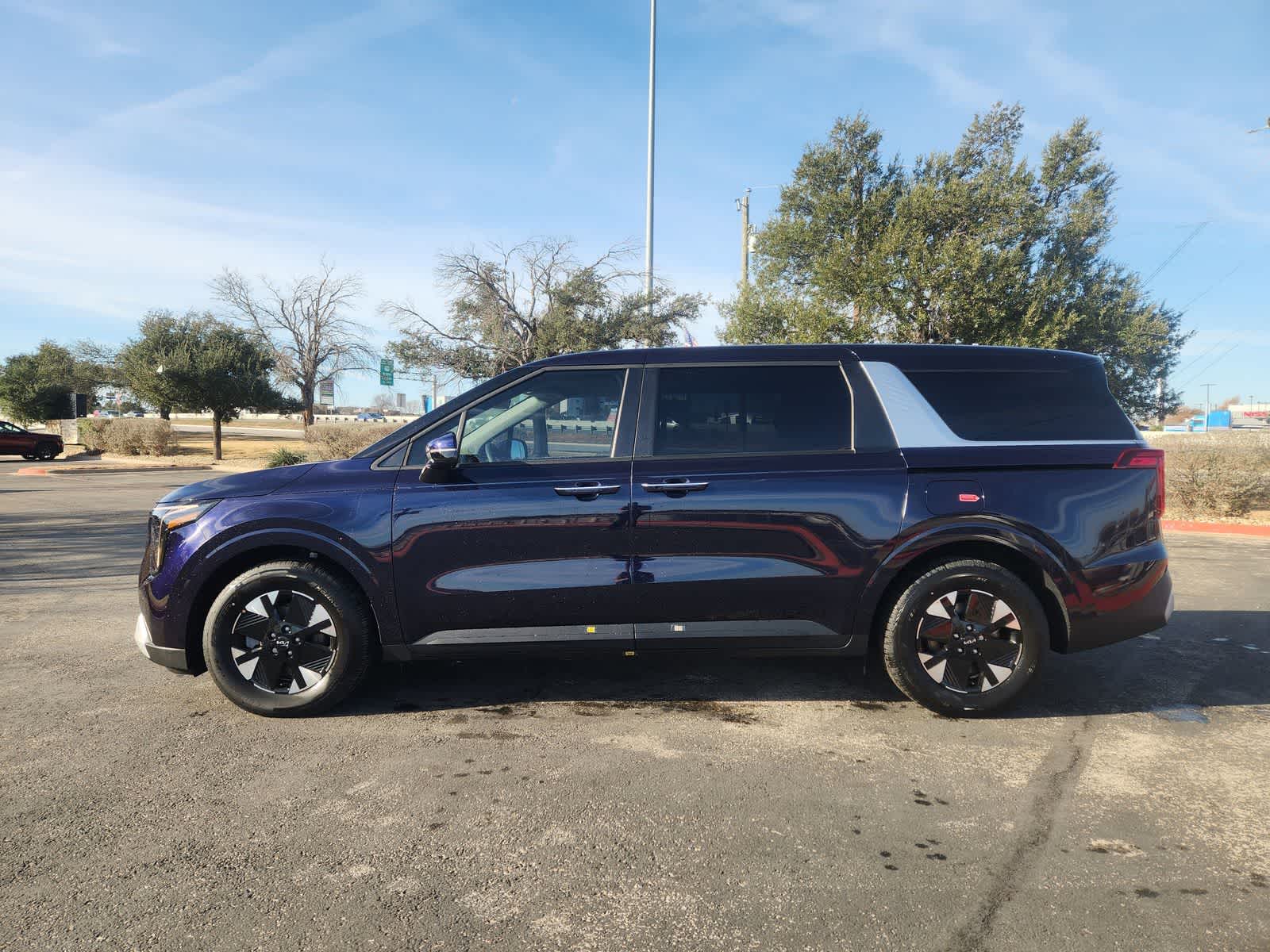 Thumbnail: 2026 Kia Carnival - 4