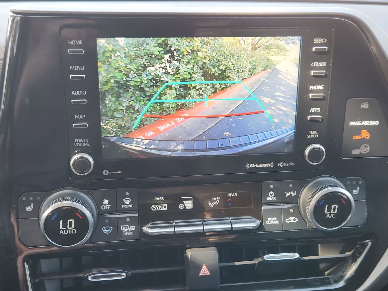 Thumbnail: 2022 Toyota Highlander - 18