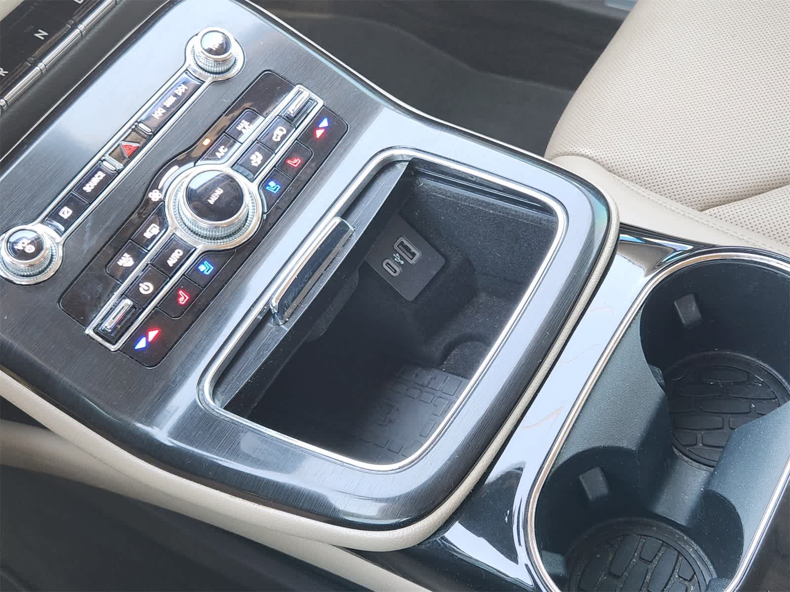 Thumbnail: 2022 Lincoln Nautilus - 20