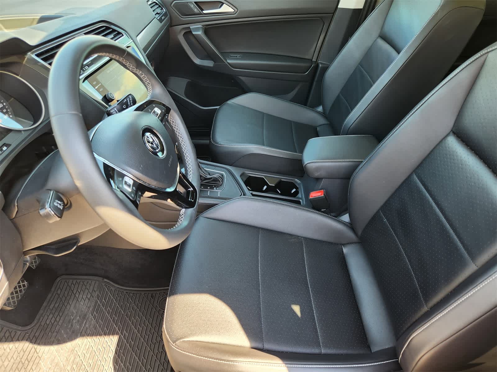 Thumbnail: 2021 Volkswagen Tiguan - 13