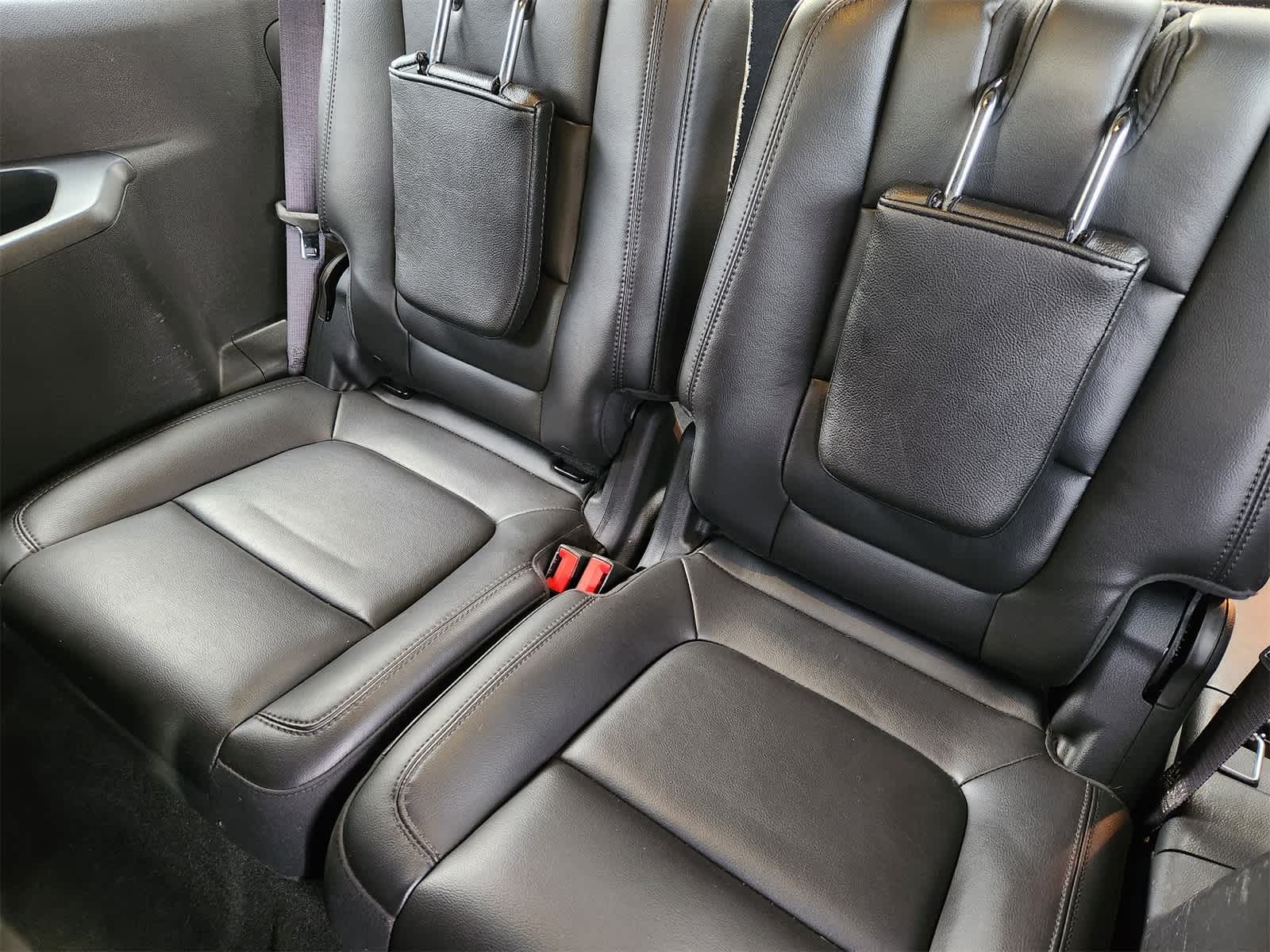 Thumbnail: 2014 Ford Explorer - 32